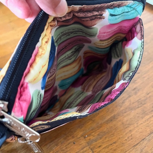 NWOT Rare LeSportsac Crossbody Macaron Bag - Picture 4 of 6